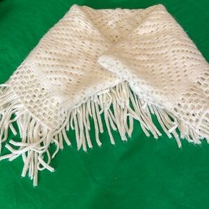 White acrylic  scarf